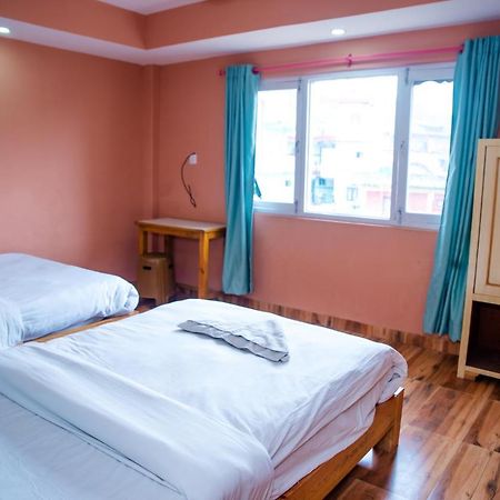 Hotel Olympus Pokhara Buitenkant foto
