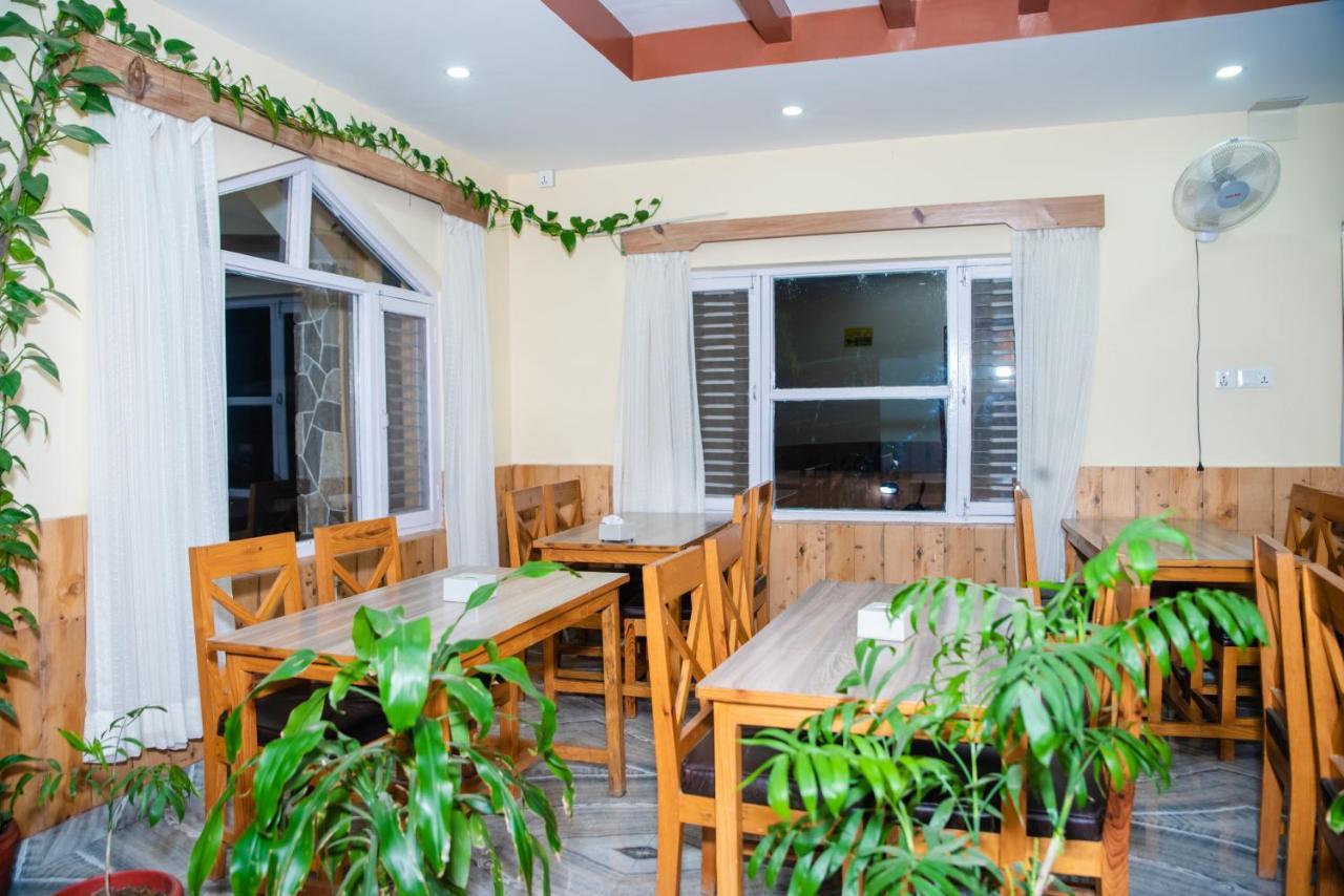 Hotel Olympus Pokhara Buitenkant foto