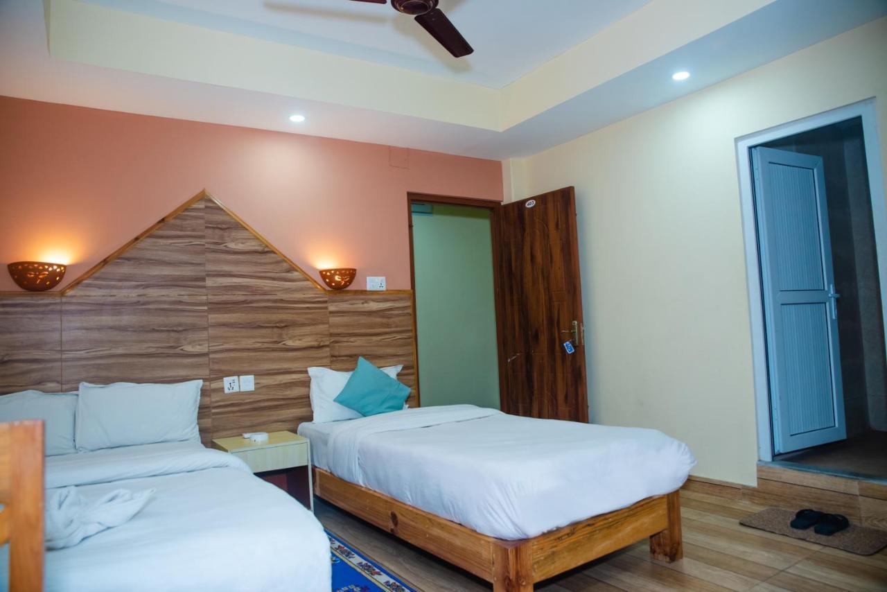 Hotel Olympus Pokhara Buitenkant foto
