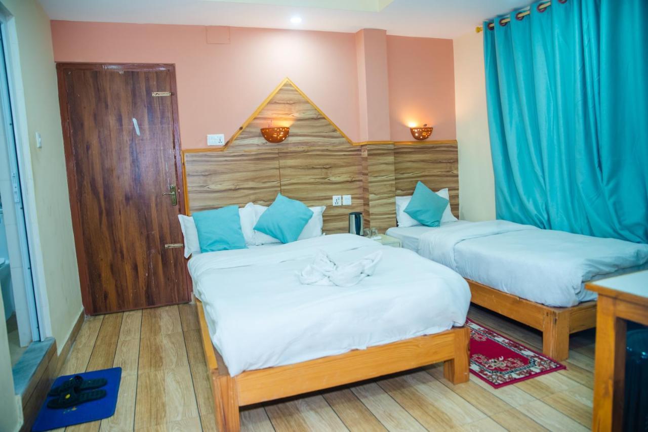 Hotel Olympus Pokhara Buitenkant foto