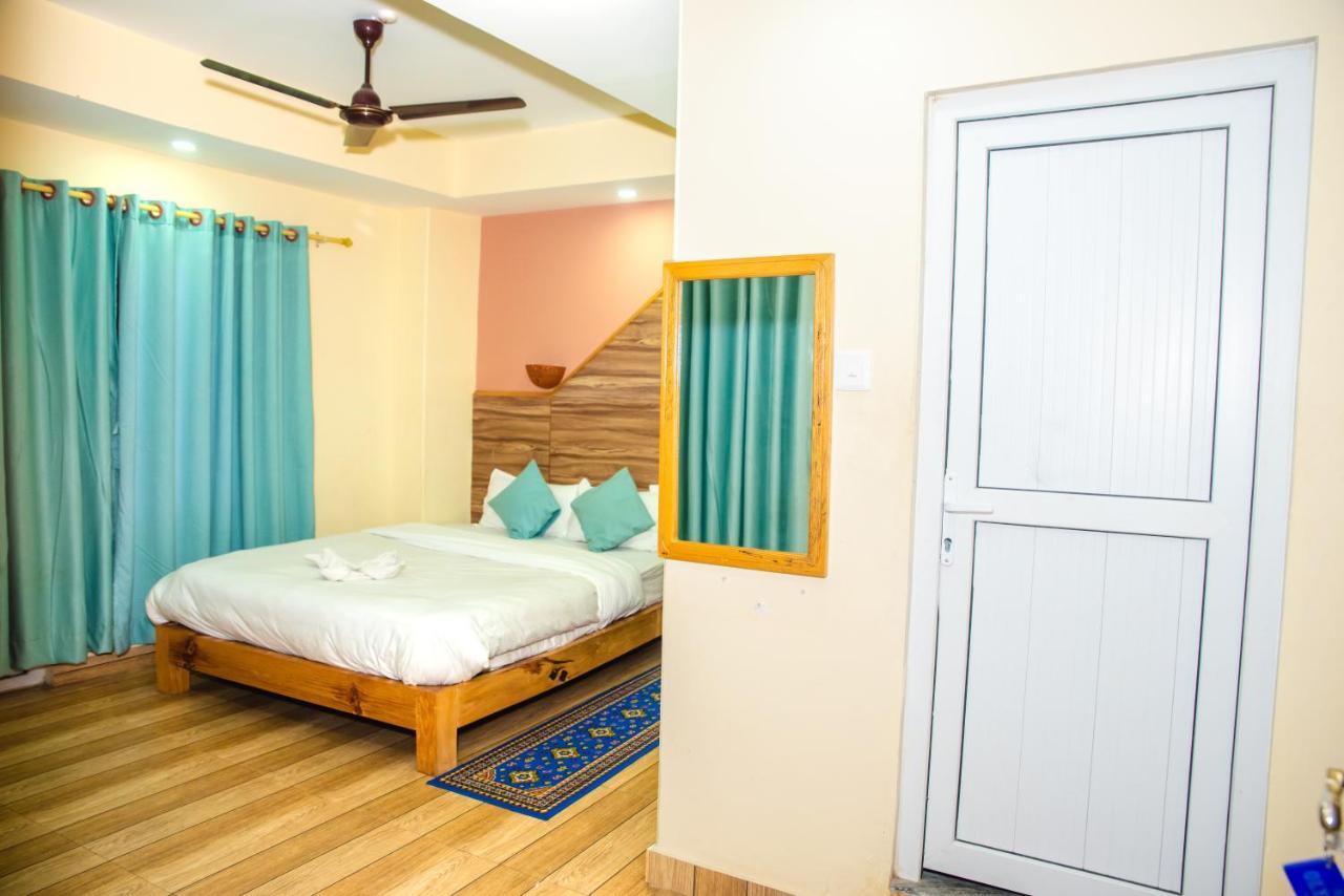 Hotel Olympus Pokhara Buitenkant foto