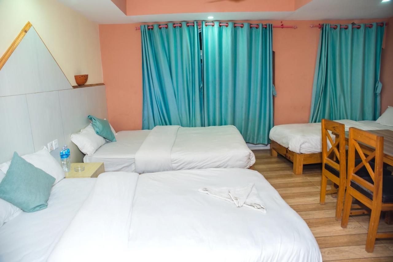 Hotel Olympus Pokhara Buitenkant foto